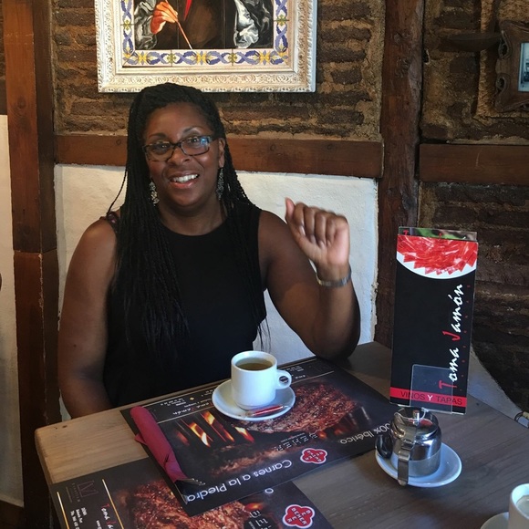 Meet your Posher, Shari - Picture 1 of 1